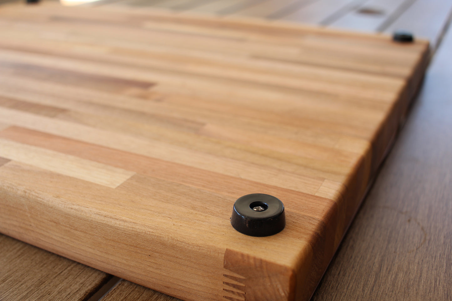 Walnut Chopping Block XL - Edge Grain